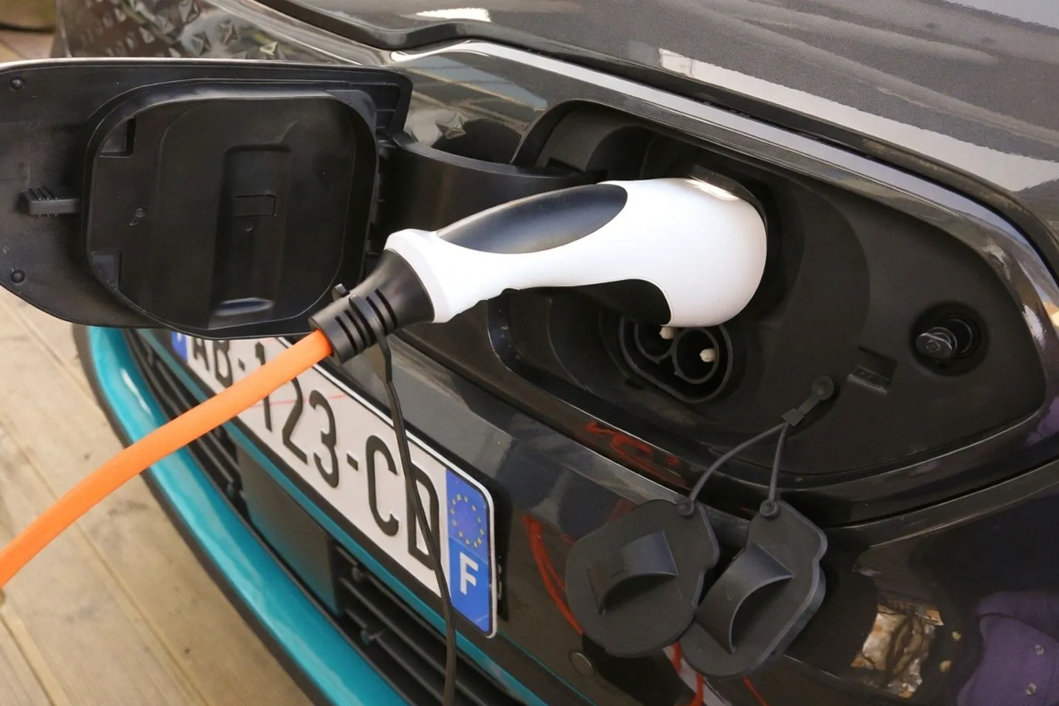 Flottes automobiles : entre rebond des voitures et chute des utilitaires légers