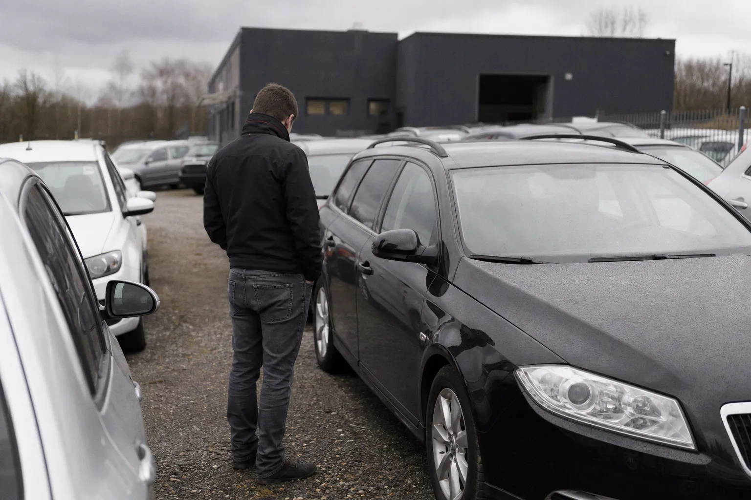 Fraude au compteur : les victimes payent 40 % trop cher leur voiture d'occasion