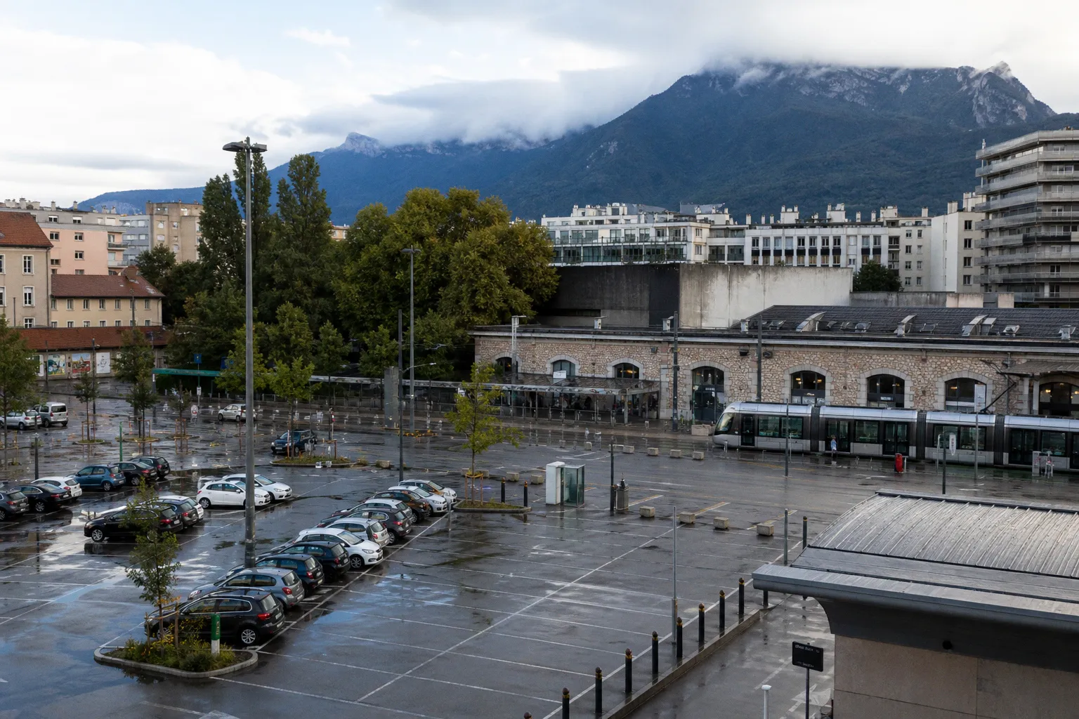Location de voiture à Grenoble : guide pratique