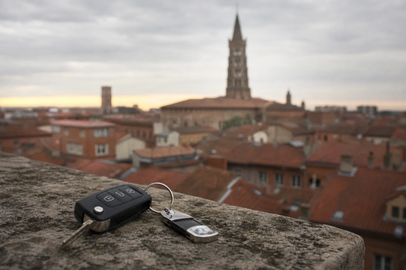 Location de voiture à Toulouse : guide pratique et réglementations