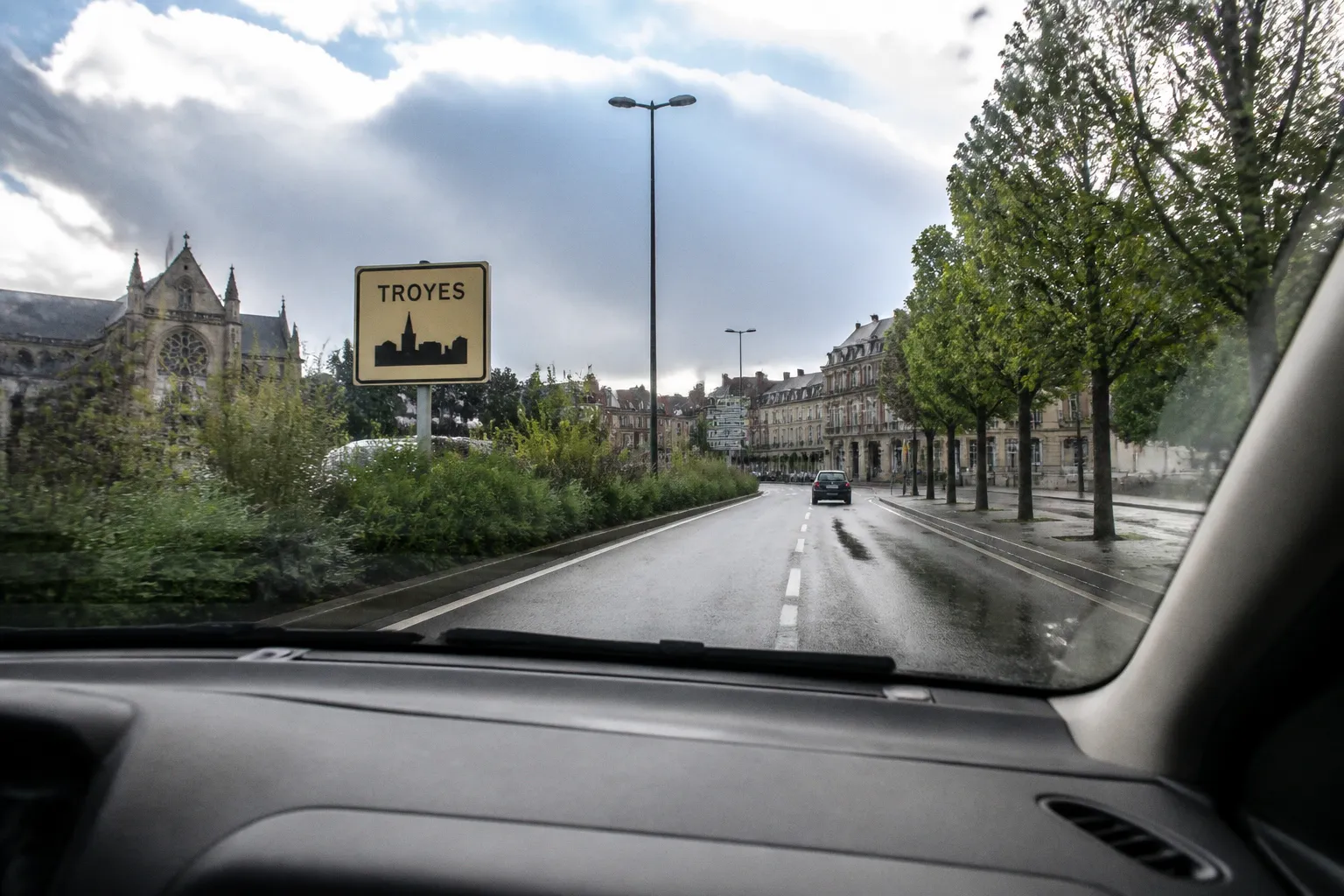 Location de voiture à Troyes : guide pratique