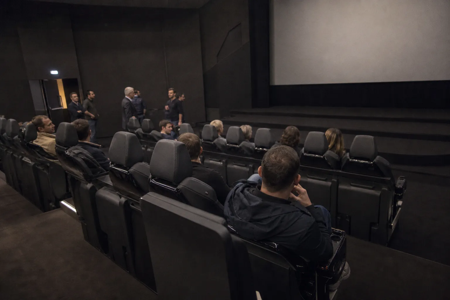 Peugeot transforme ses voitures en fauteuils de cinéma à La Seine Musicale