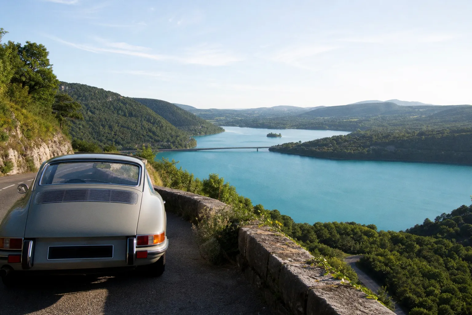 Plus beaux lacs de France en voiture : quatre circuits incontournables pour un road trip