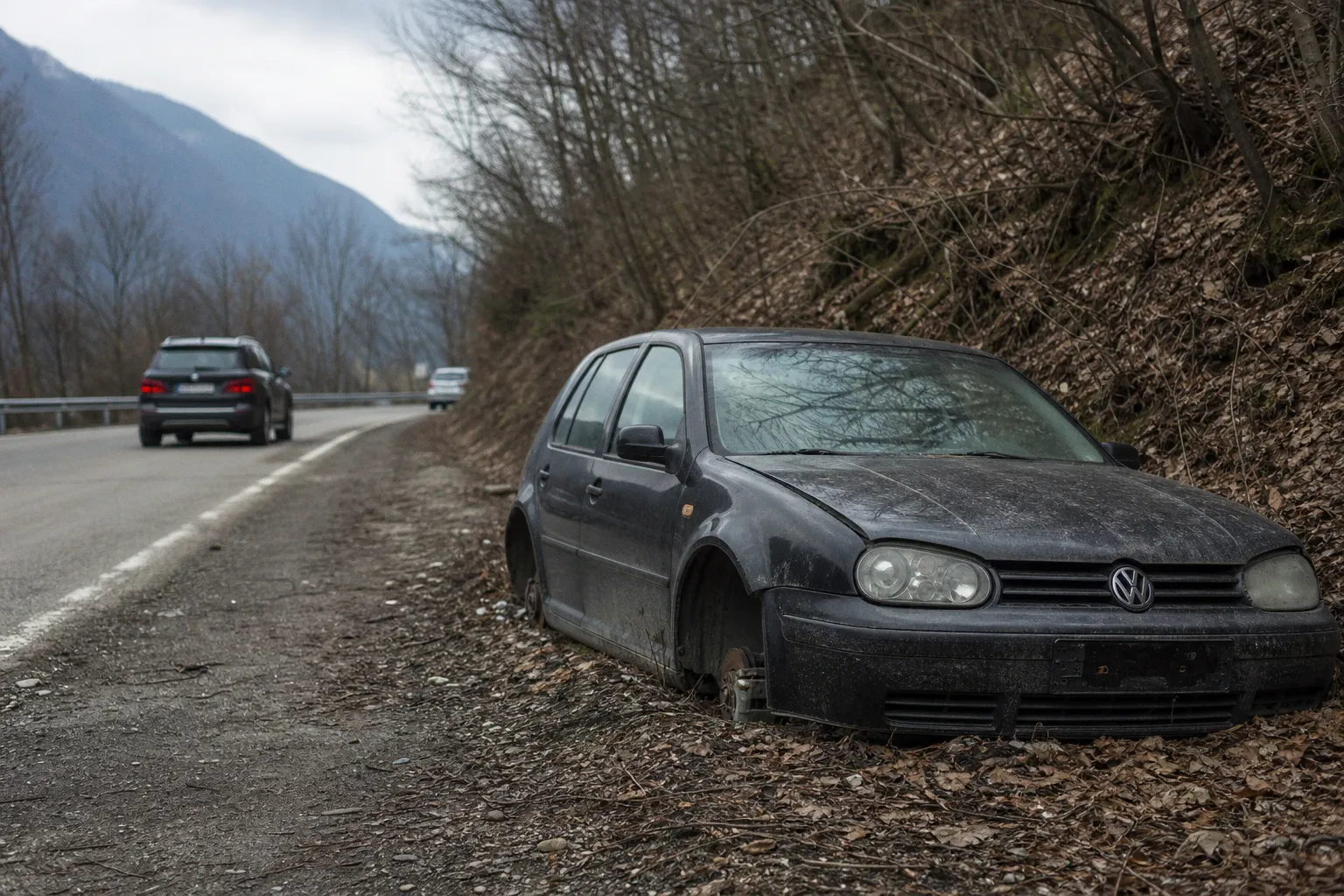 Pourquoi des centaines de voitures finissent-elles abandonnées au bord des routes suisses ?