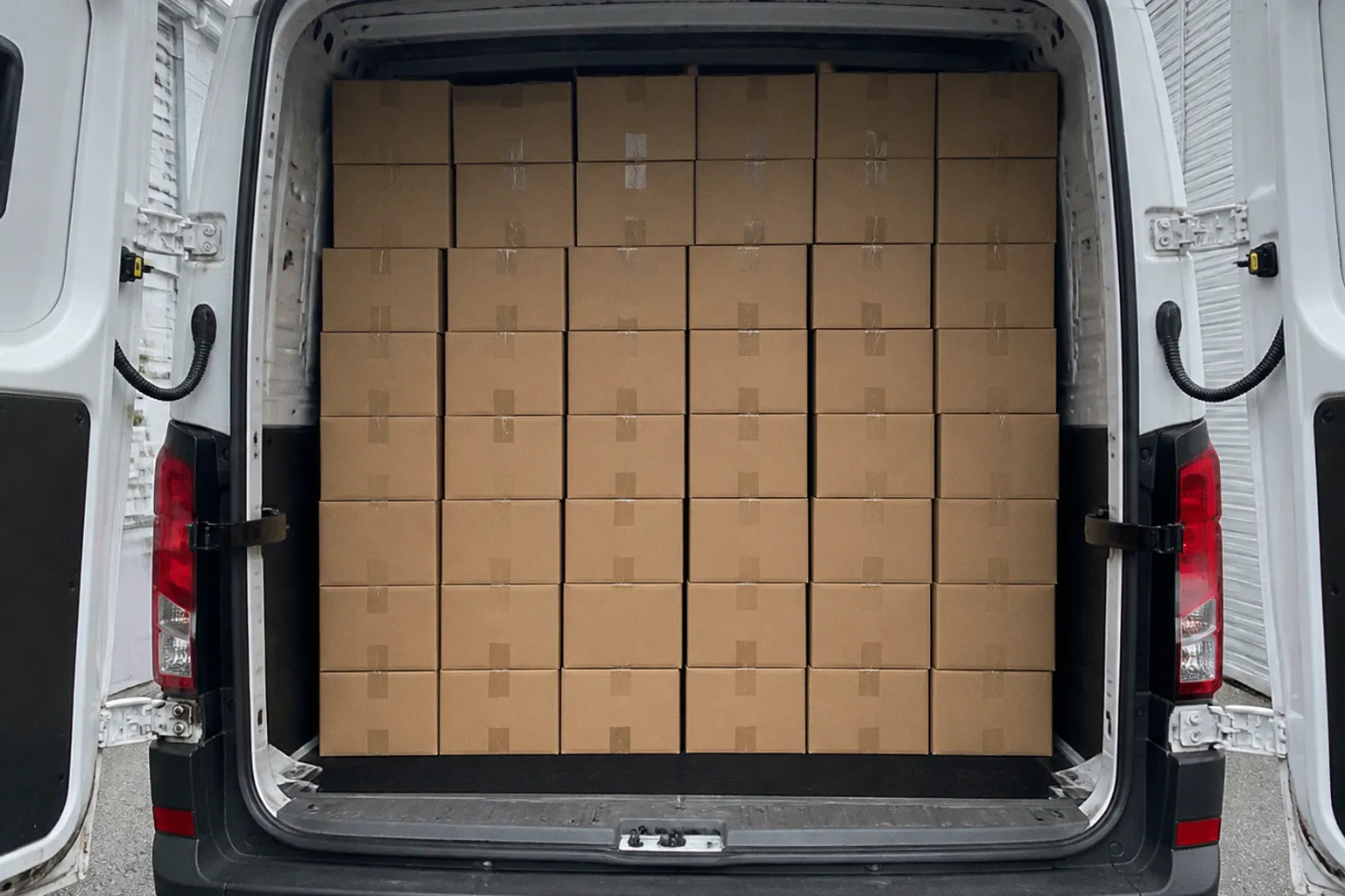 Utilitaire 6m3 : notre test de capacité réelle en cartons