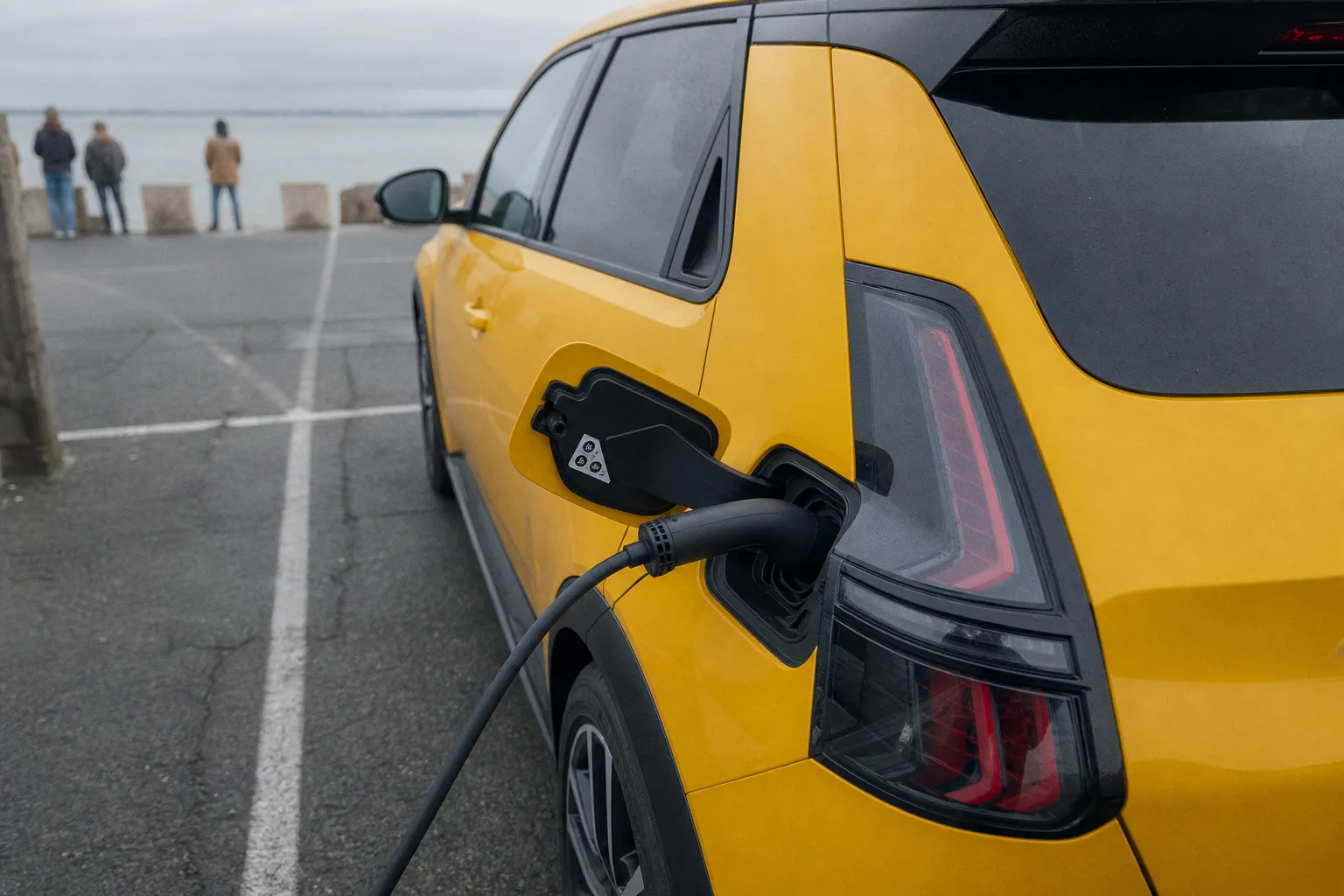 Vacances en voiture électrique : comment choisir votre destination balnéaire idéale